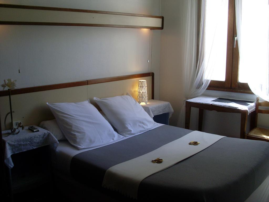 Hotel Innova Cardabella Avignone Esterno foto