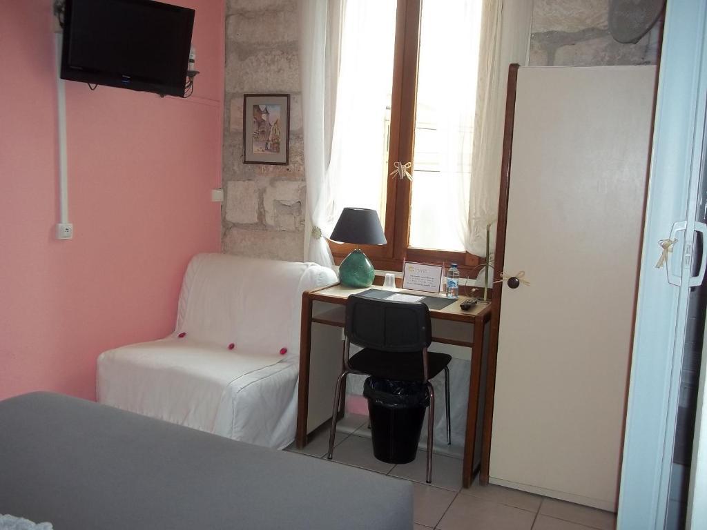Hotel Innova Cardabella Avignone Camera foto