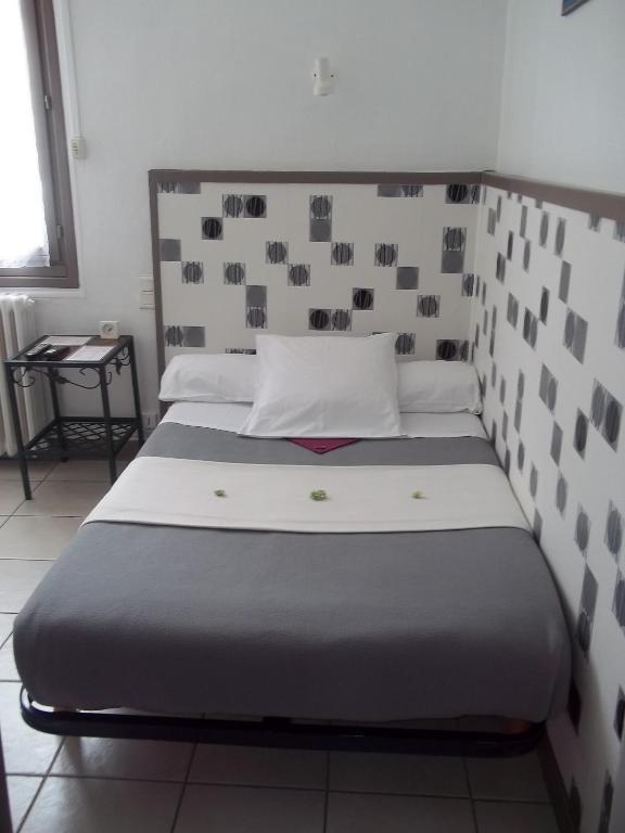 Hotel Innova Cardabella Avignone Camera foto