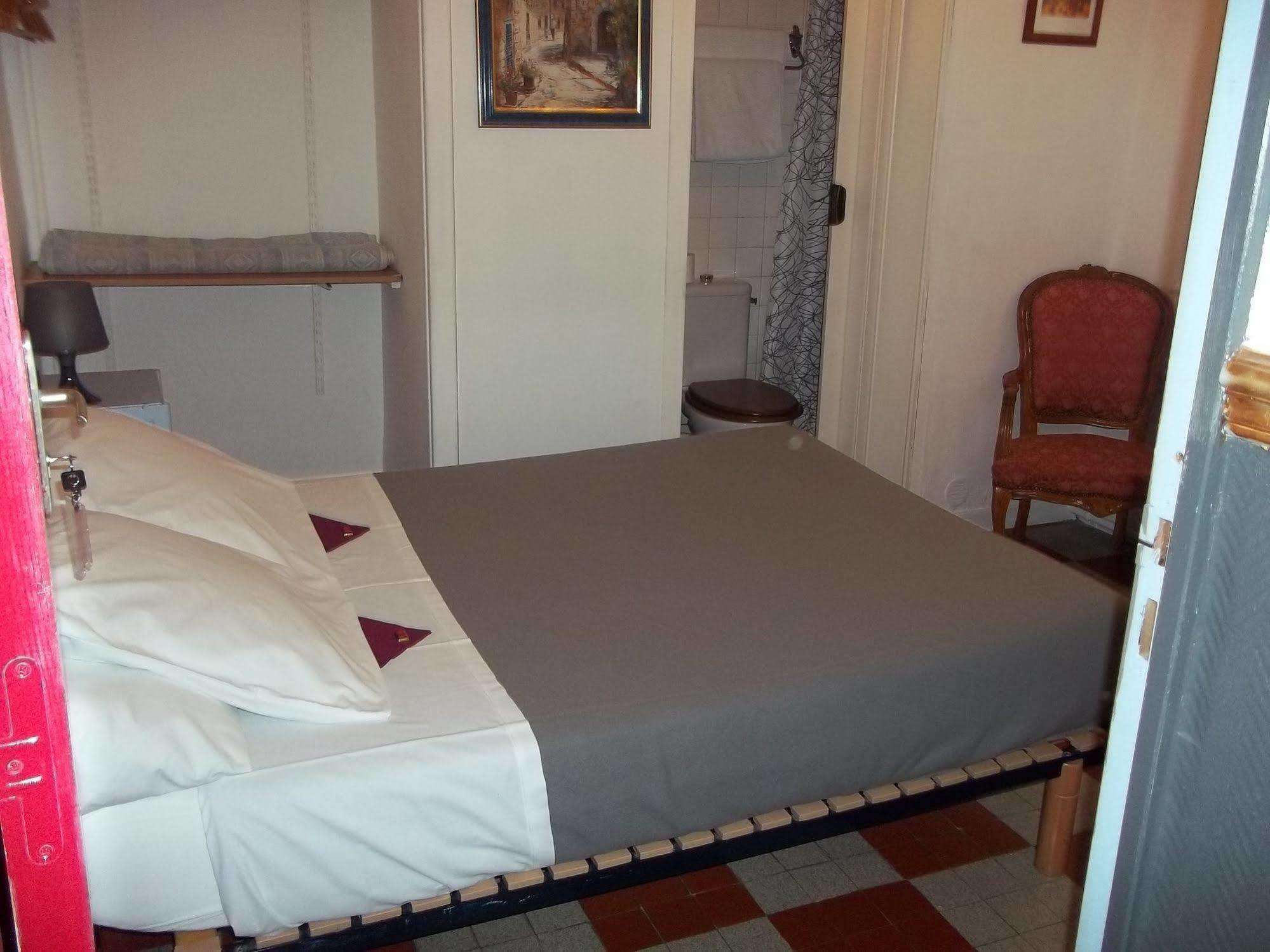 Hotel Innova Cardabella Avignone Esterno foto