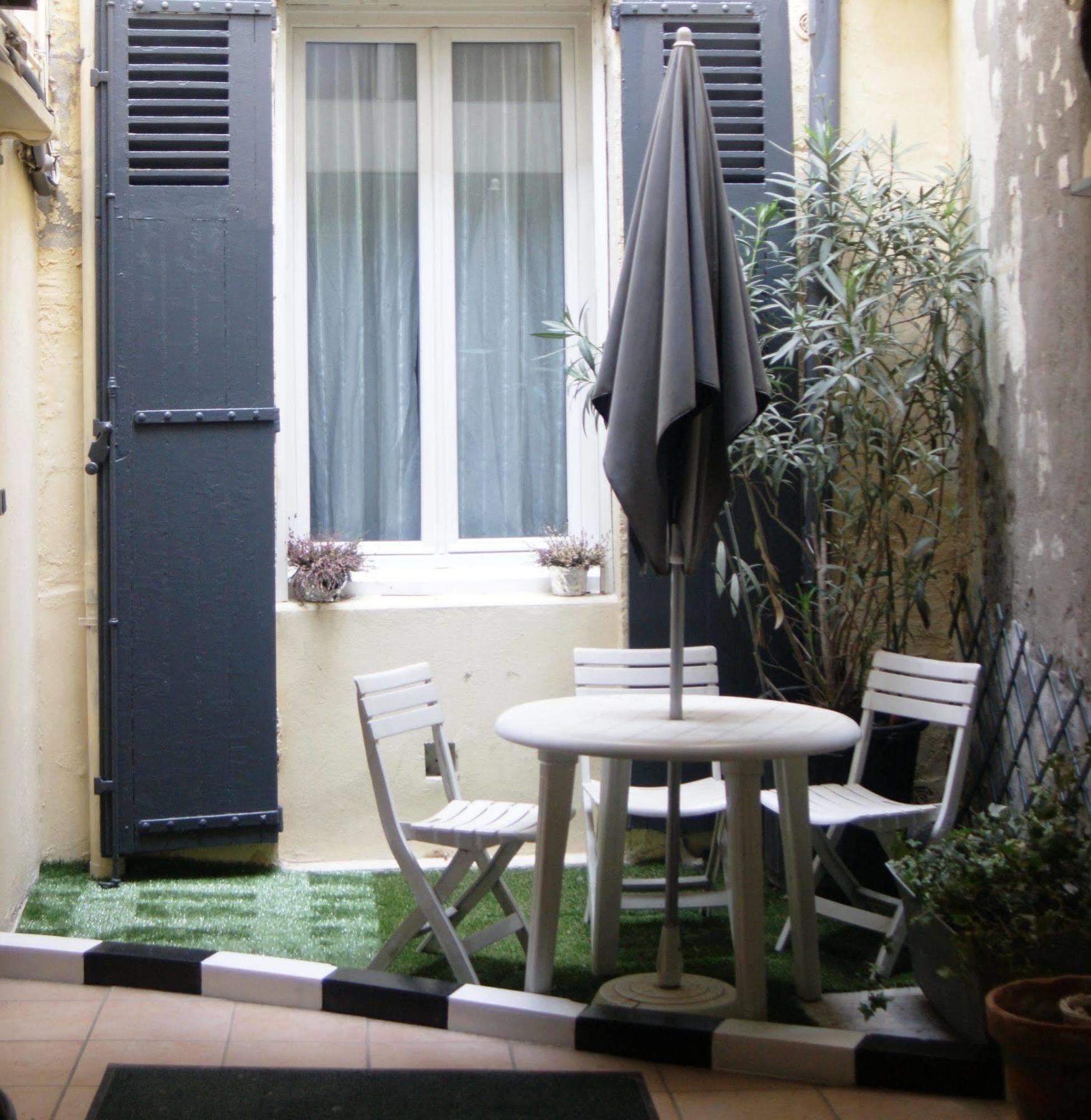 Hotel Innova Cardabella Avignone Esterno foto