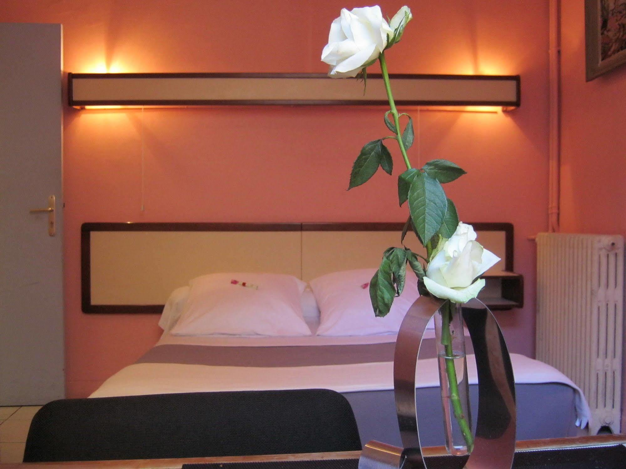 Hotel Innova Cardabella Avignone Esterno foto