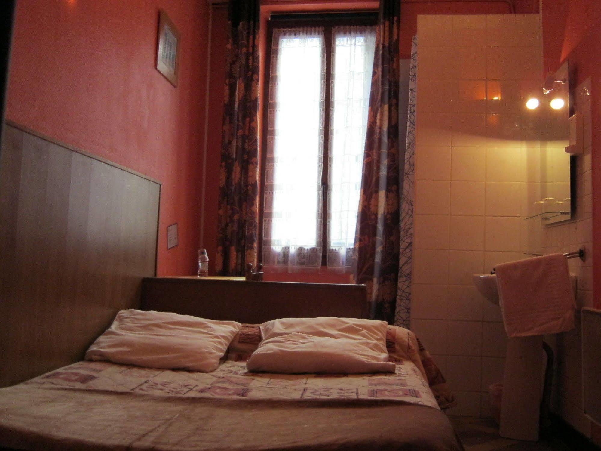 Hotel Innova Cardabella Avignone Esterno foto
